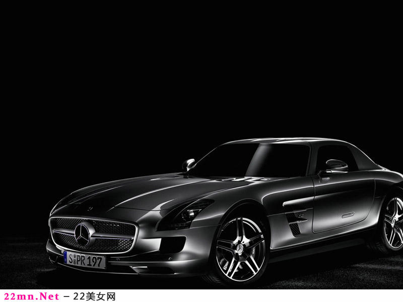 鸥翼跑车奔驰SLS AMG10