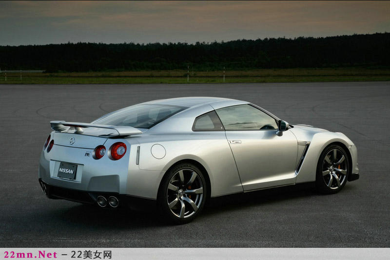 日本的国宝级跑车NISSAN GTR1