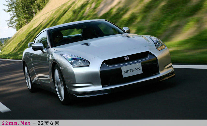 日本的国宝级跑车NISSAN GTR2