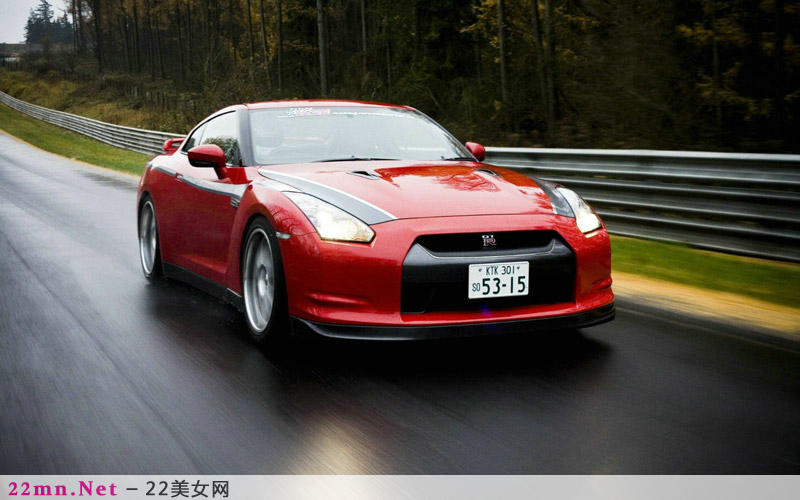 日本的国宝级跑车NISSAN GTR10