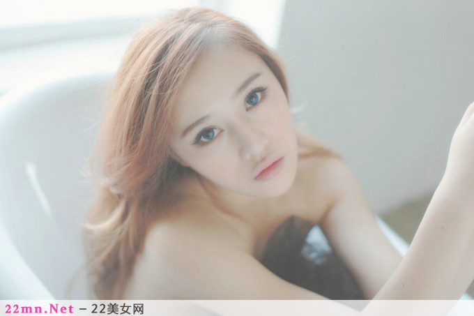 性感美女诱人写真秀魔鬼身材15