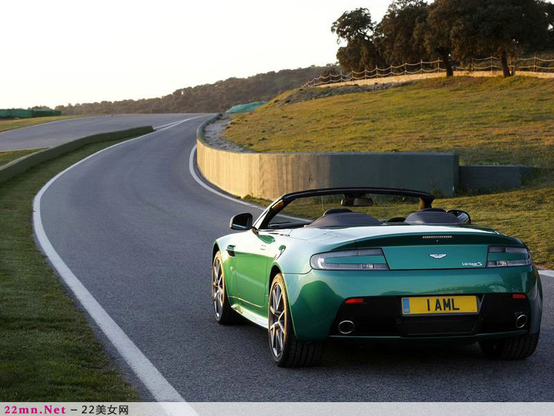 阿斯顿马丁V8 Vantage Roadster5