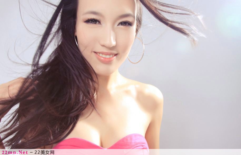 美女模特尚芳羽写真秀美胸5